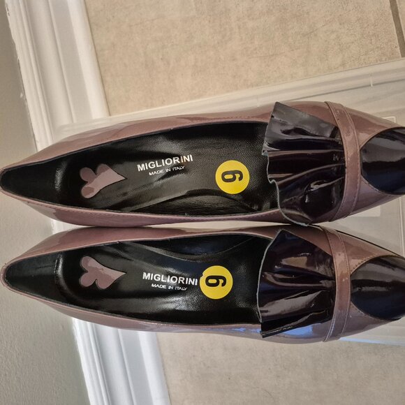 Dual colour flutter front heels - Picture 1 of 4